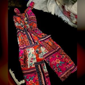 Size 8 jumpsuit very PRETTY BUT THE STRAPS ARE PINNED DOWN